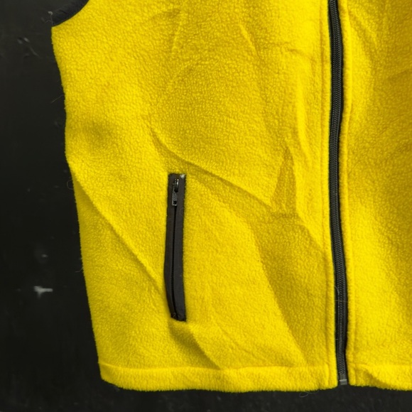 Vintage Tundra Fleece Vest - Picture 4 of 12